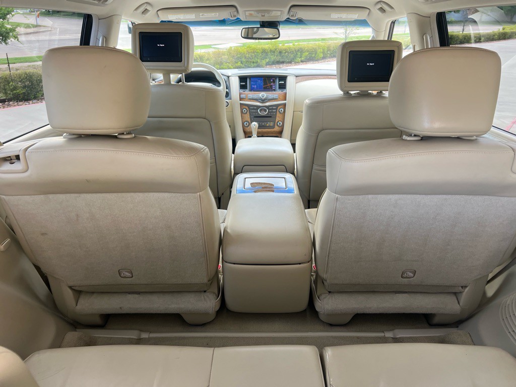 2013 INFINITI QX56 Image 17