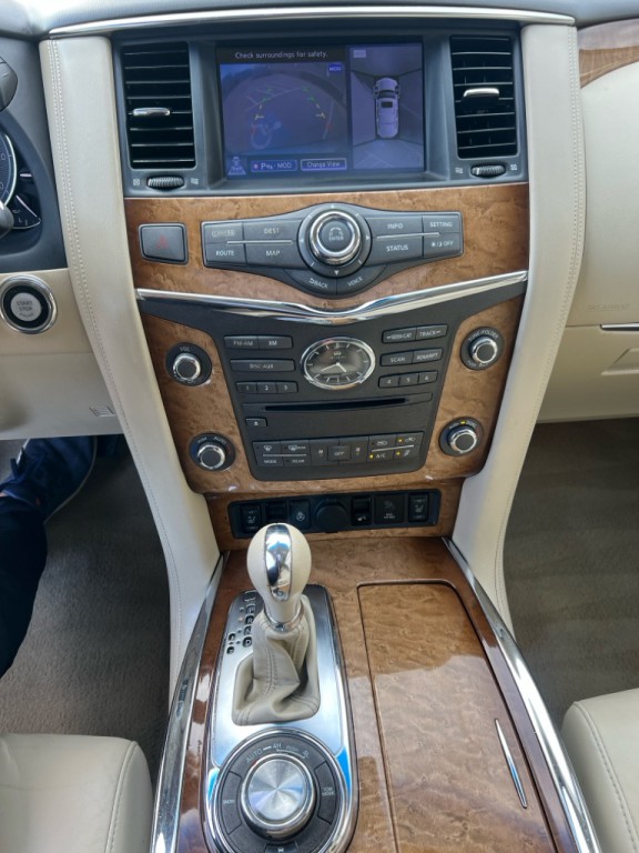 2013 INFINITI QX56 Image 19