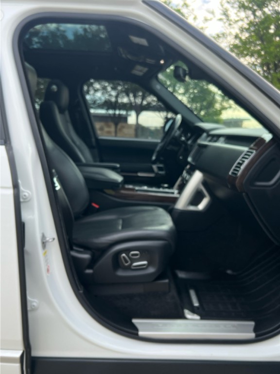 2015 Land Rover Range Rover Image 12