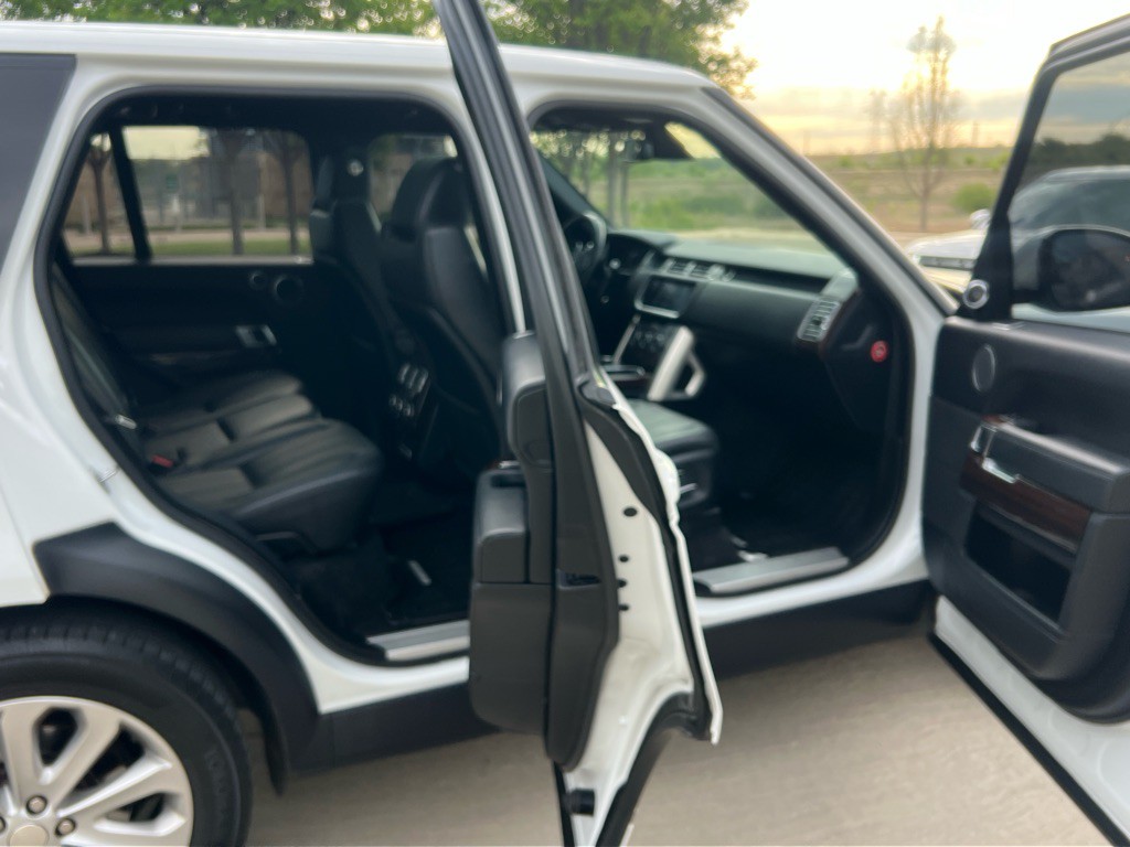 2015 Land Rover Range Rover Image 14