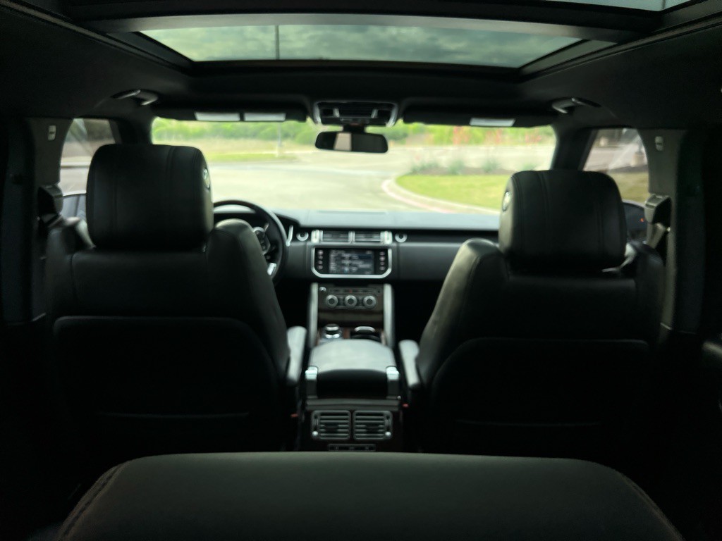 2015 Land Rover Range Rover Image 16