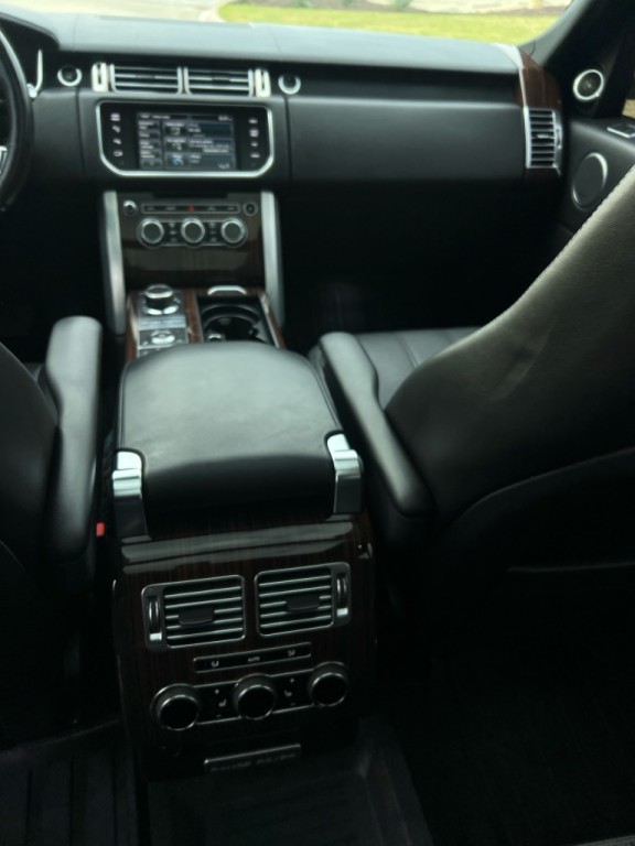 2015 Land Rover Range Rover Image 17