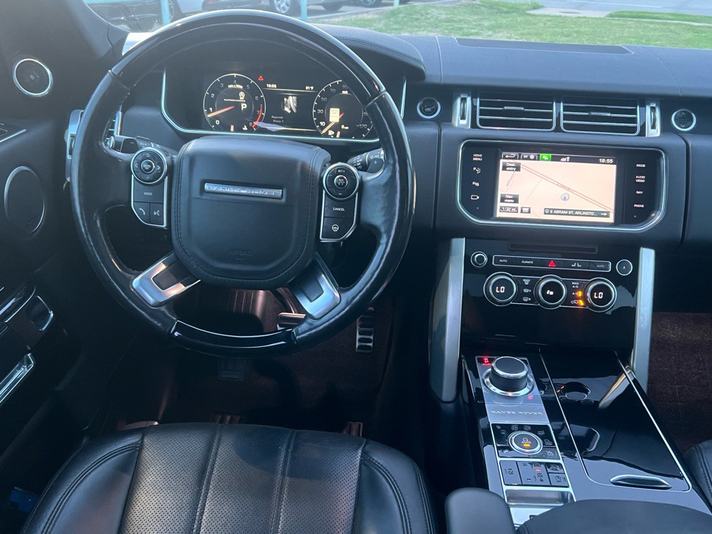 2015 Land Rover Range Rover Image 17