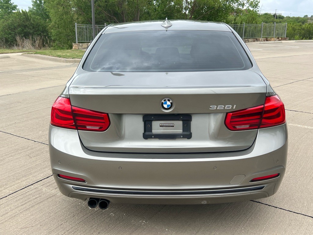 2016 BMW 3 Series Image 5