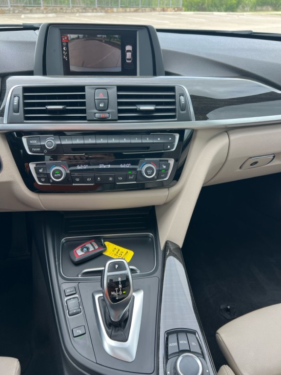 2016 BMW 3 Series Image 16