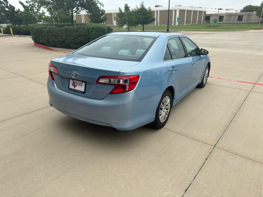 2012 Toyota Camry Image 4