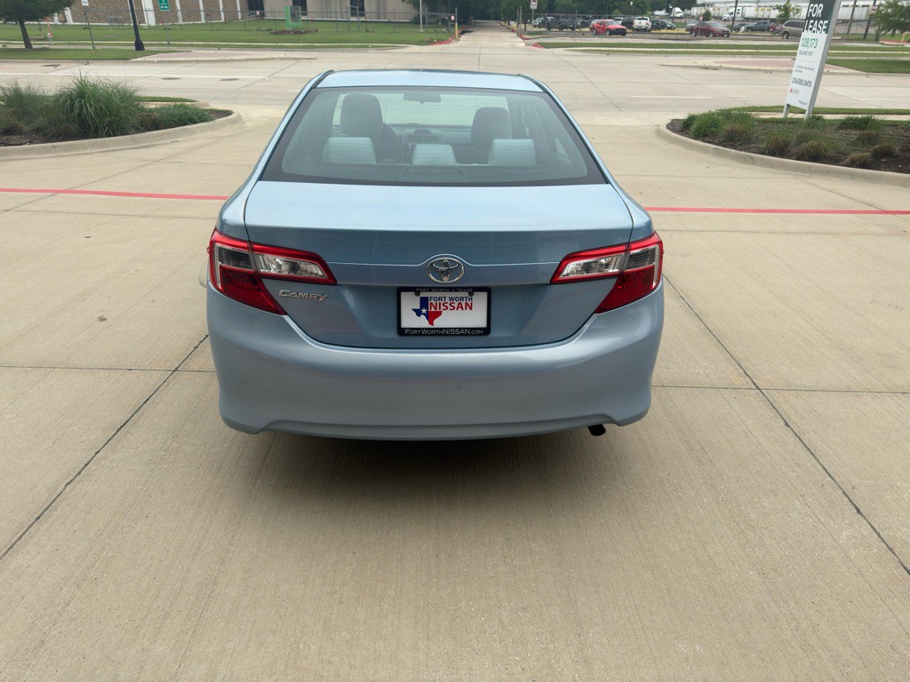 2012 Toyota Camry Image 5