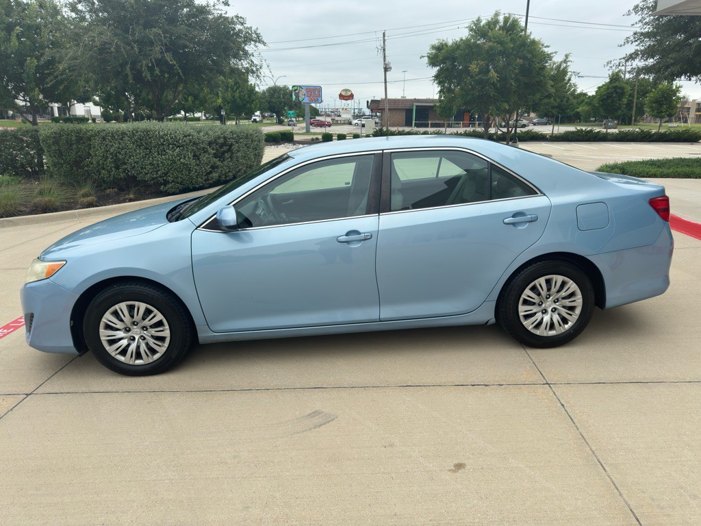 2012 Toyota Camry Image 7