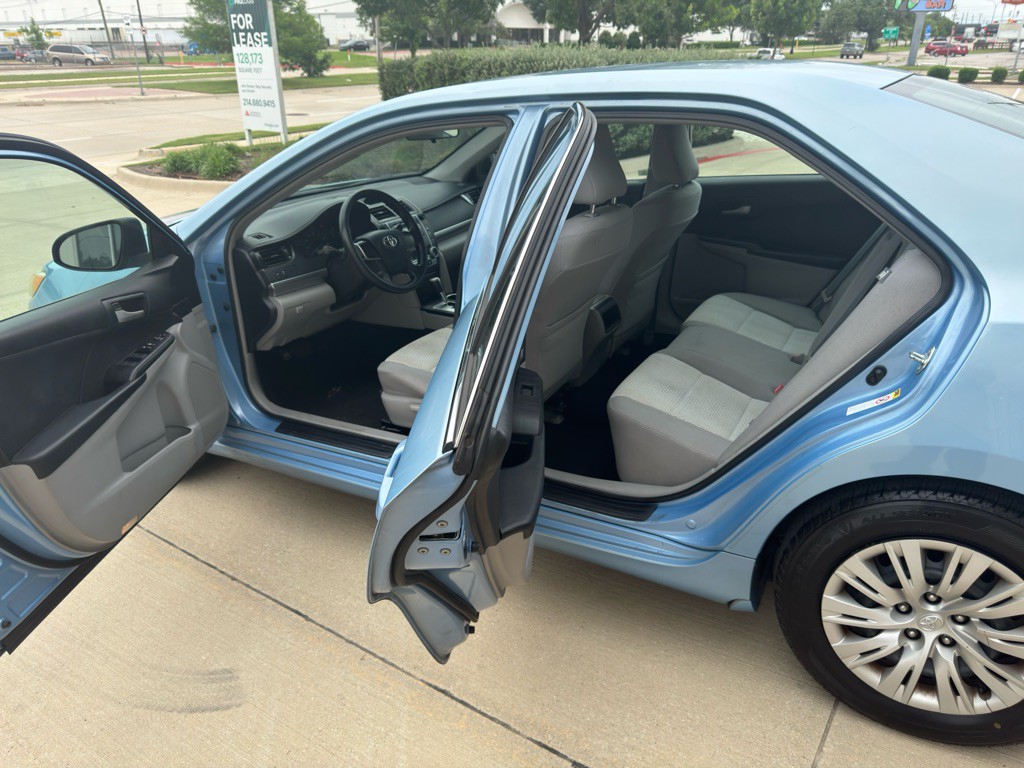 2012 Toyota Camry Image 11