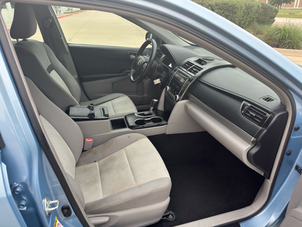 2012 Toyota Camry Image 12