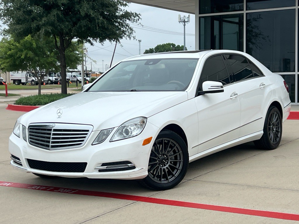 2013 Mercedes-Benz E-Class Image 1