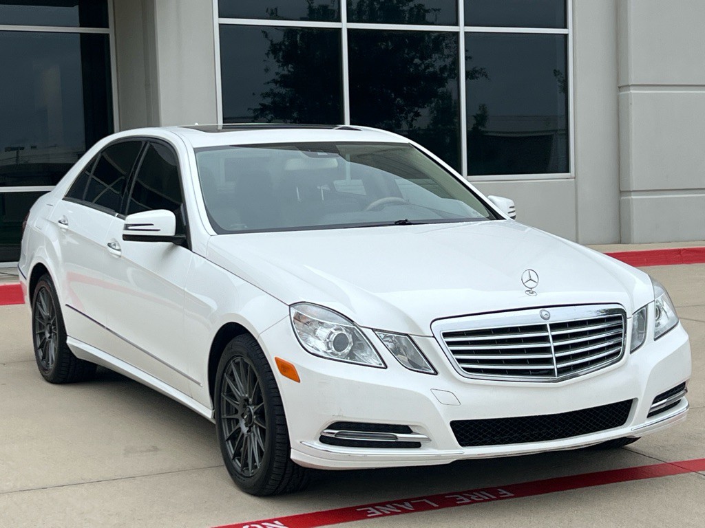 2013 Mercedes-Benz E-Class Image 3