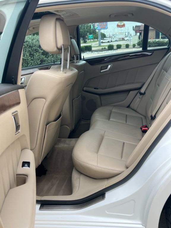 2013 Mercedes-Benz E-Class Image 10