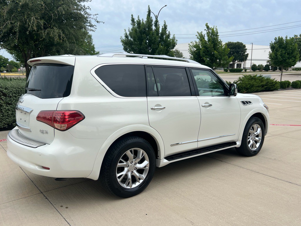 2013 INFINITI QX56 Image 4
