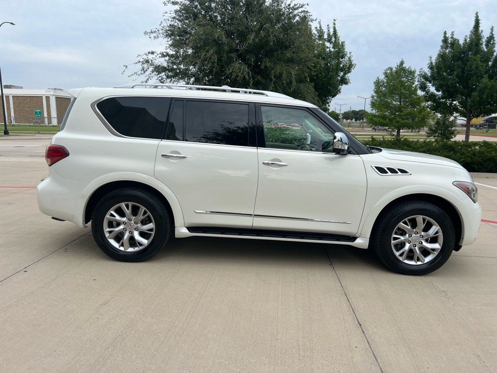 2013 INFINITI QX56 Image 5