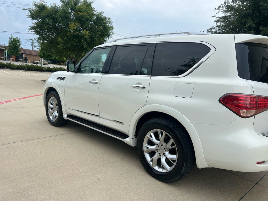 2013 INFINITI QX56 Image 7