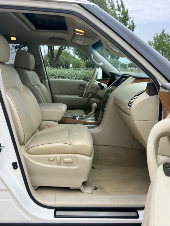 2013 INFINITI QX56 Image 8