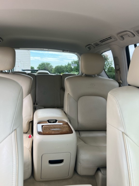 2013 INFINITI QX56 Image 10