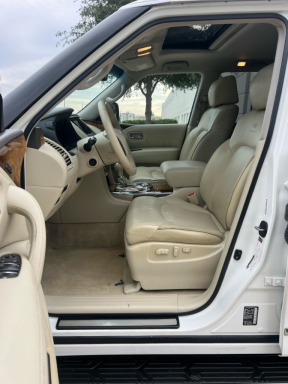 2013 INFINITI QX56 Image 11