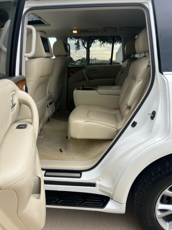 2013 INFINITI QX56 Image 12