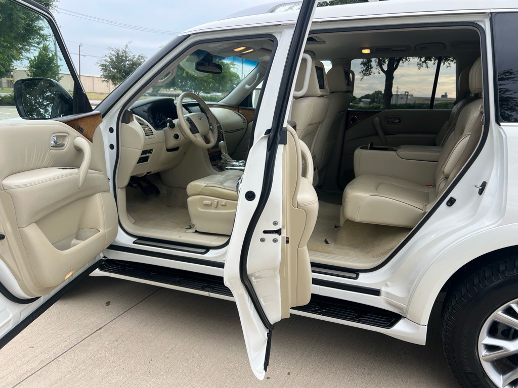 2013 INFINITI QX56 Image 13