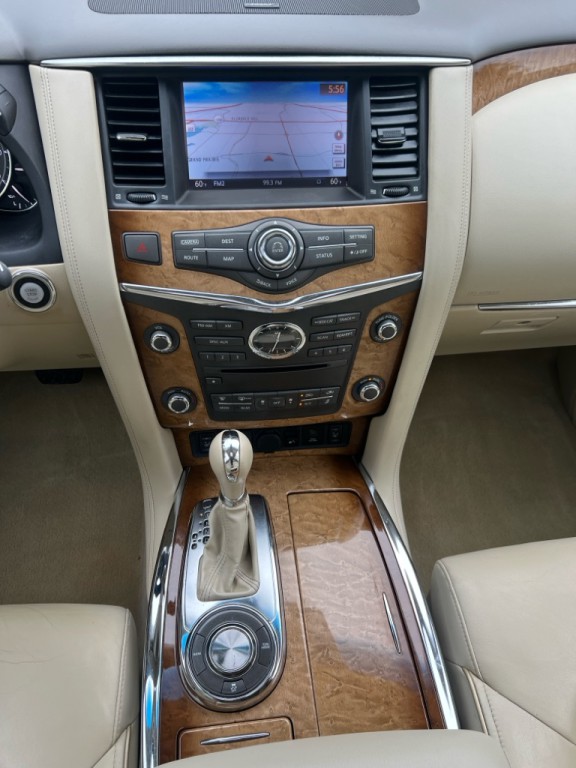 2013 INFINITI QX56 Image 17