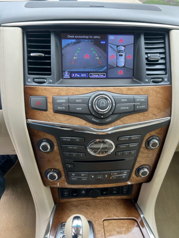 2013 INFINITI QX56 Image 19