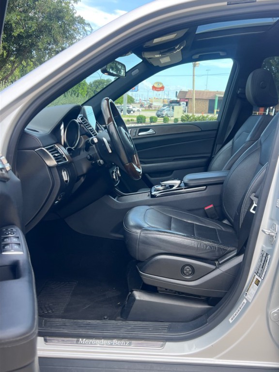2017 Mercedes-Benz GLS-Class Image 9