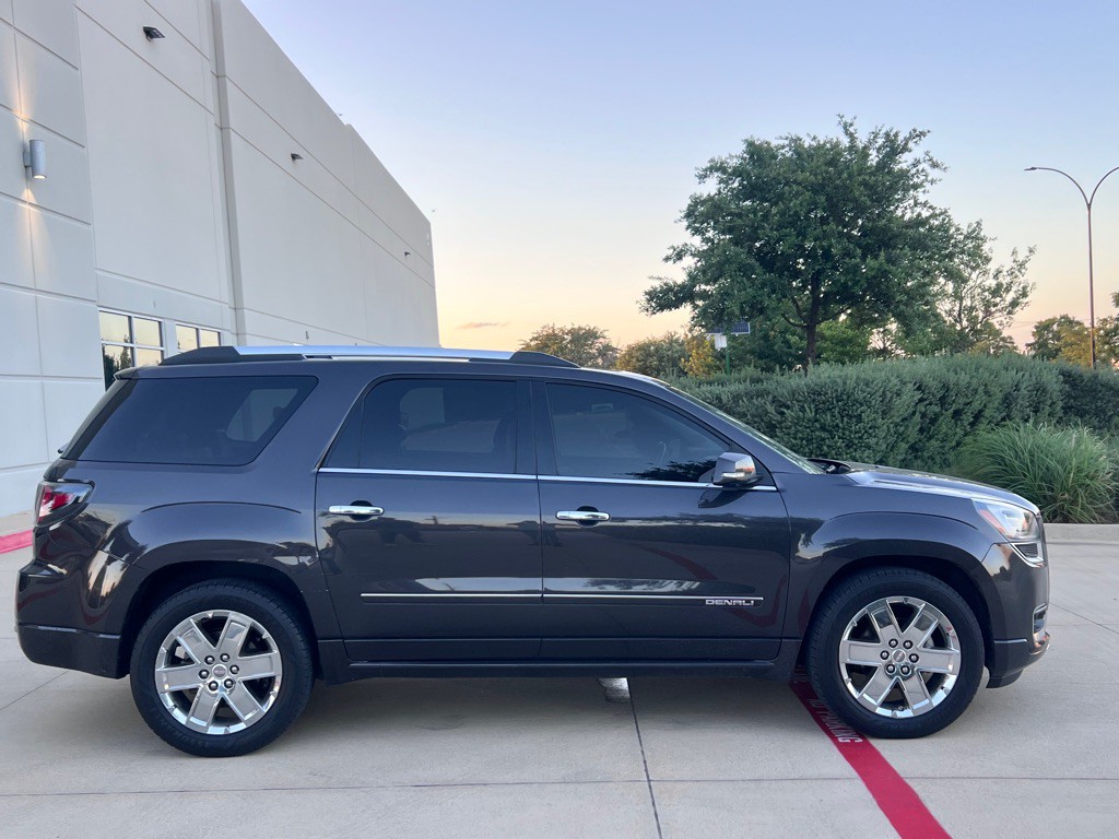 2016 GMC Acadia Image 8