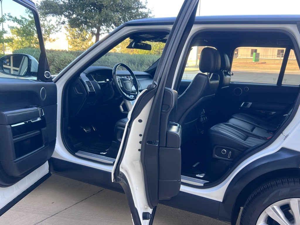 2016 Land Rover Range Rover Image 11