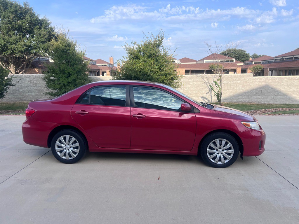 2012 Toyota Corolla Image 8