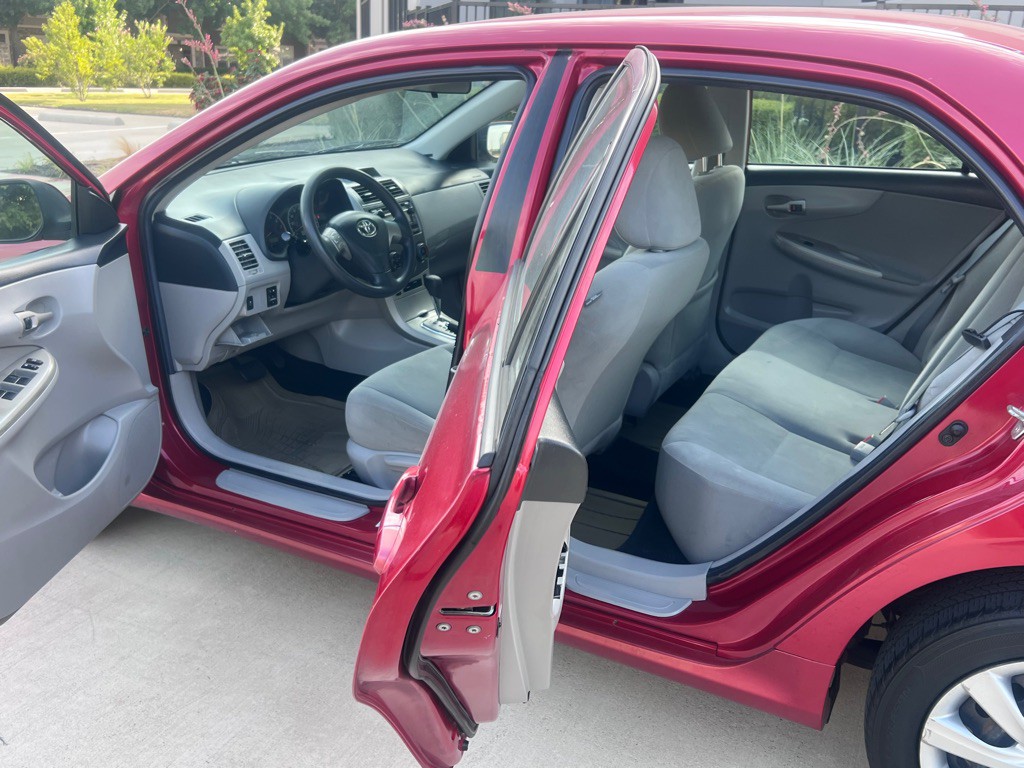 2012 Toyota Corolla Image 11
