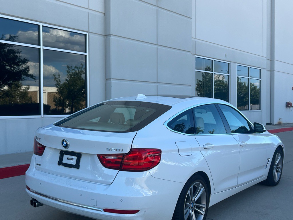 2016 BMW 3 Series Image 4