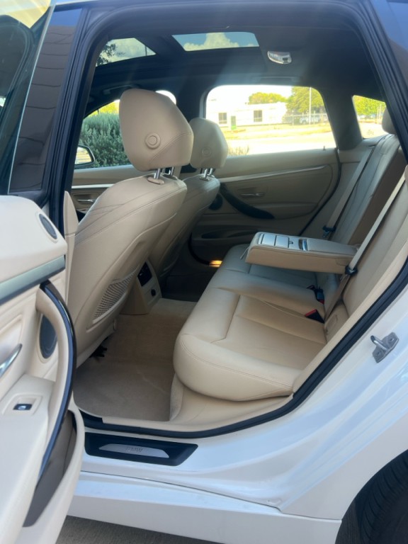 2016 BMW 3 Series Image 10