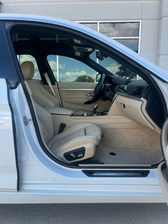 2016 BMW 3 Series Image 12