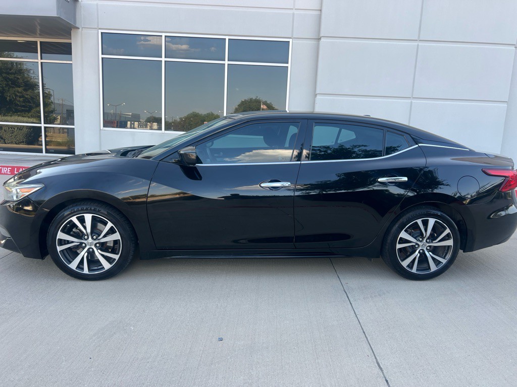 2017 Nissan Maxima Image 8