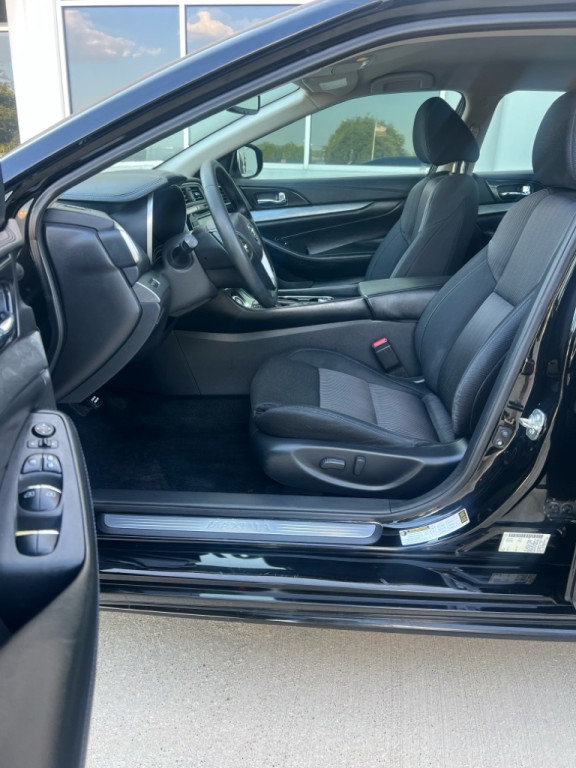 2017 Nissan Maxima Image 9