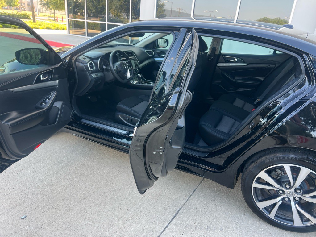 2017 Nissan Maxima Image 11