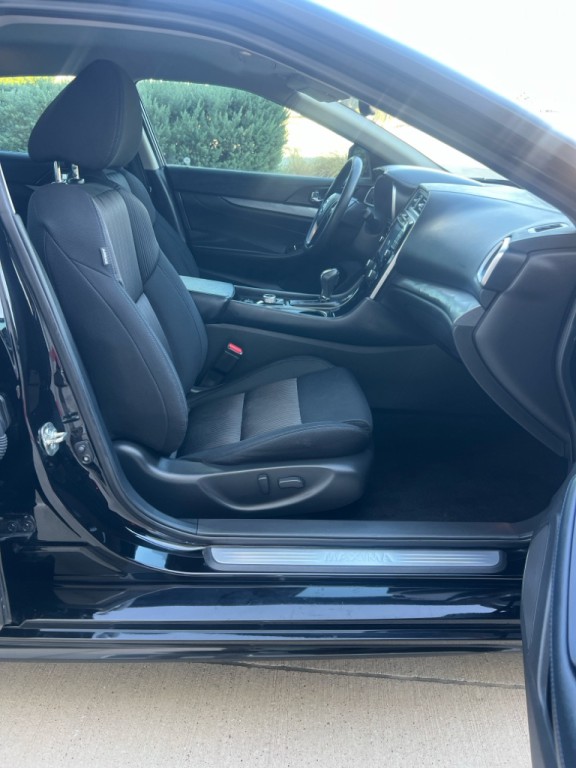2017 Nissan Maxima Image 12