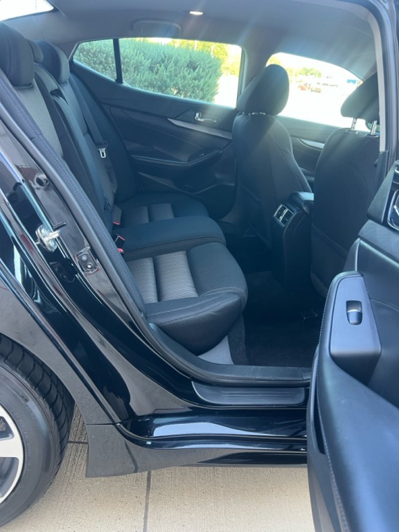 2017 Nissan Maxima Image 13