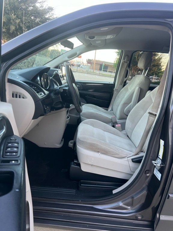 2016 Dodge Grand Caravan Image 9
