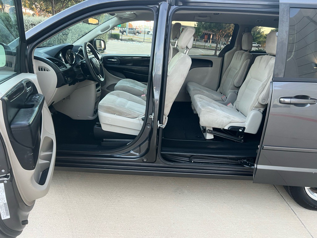 2016 Dodge Grand Caravan Image 11
