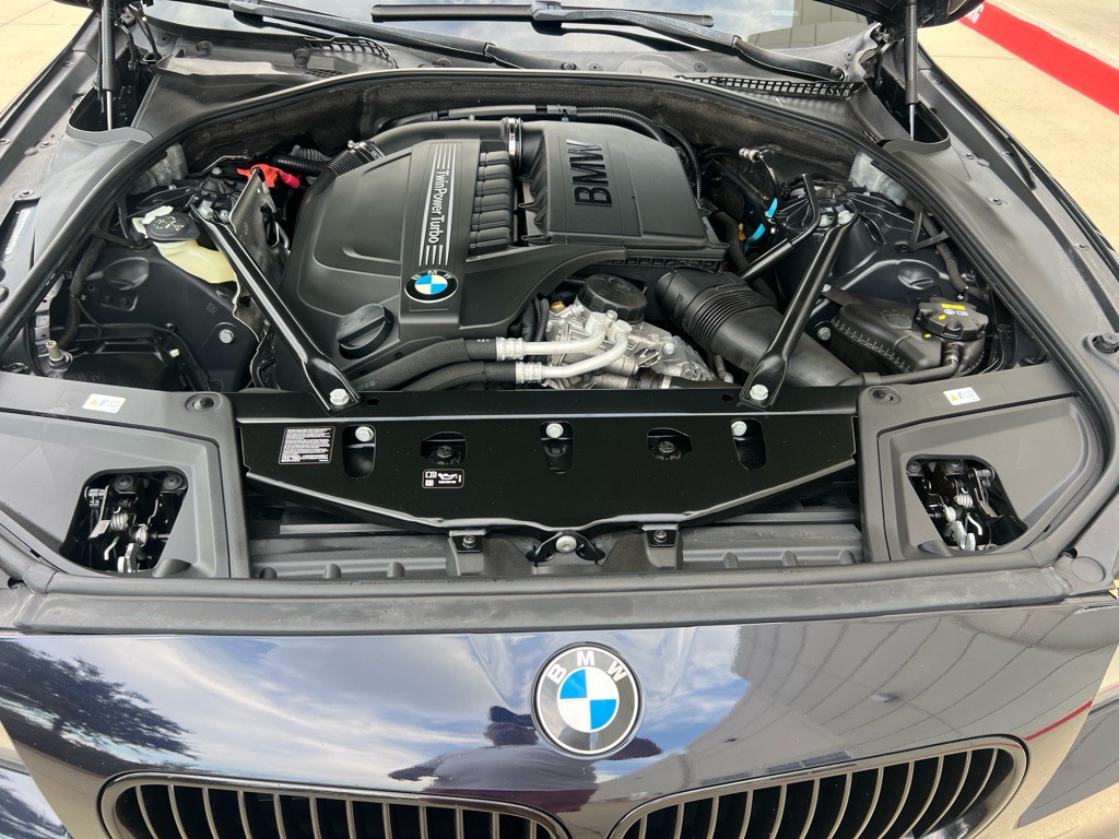 2016 BMW 5 Series Image 18