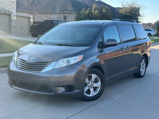Image for 2015 Toyota Sienna LE ID: 7726628