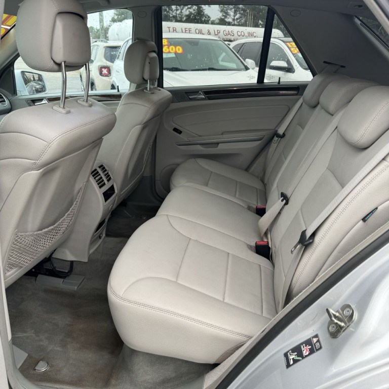 2011 Mercedes-Benz M-Class Image 10