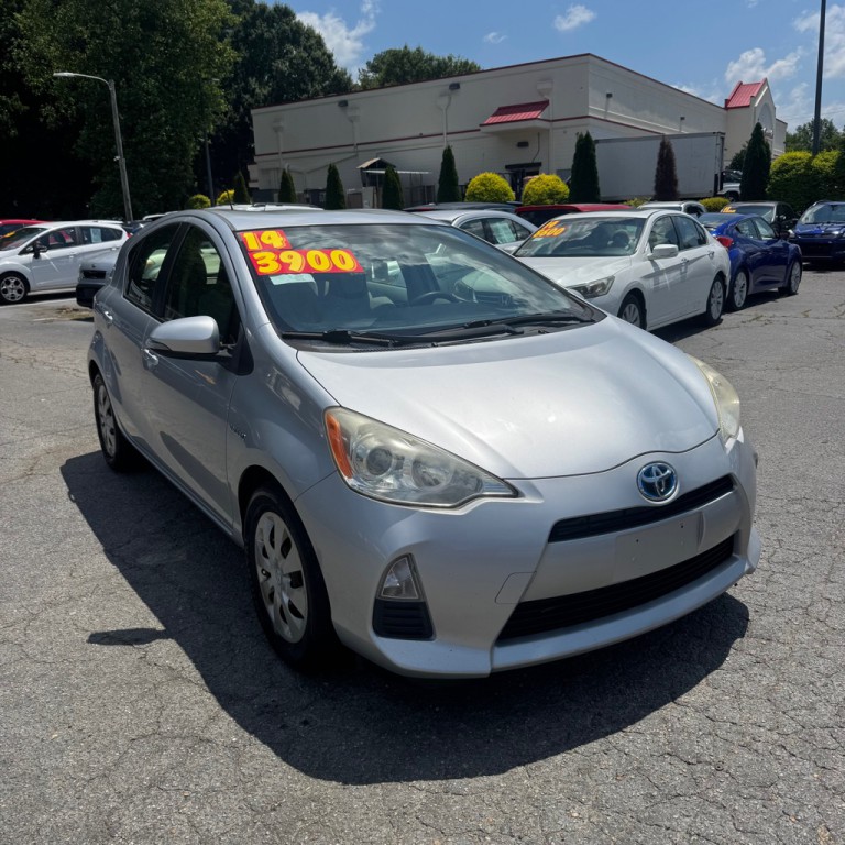 2014 Toyota Prius Image 1