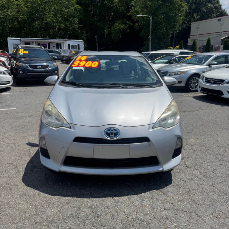 2014 Toyota Prius Image 5