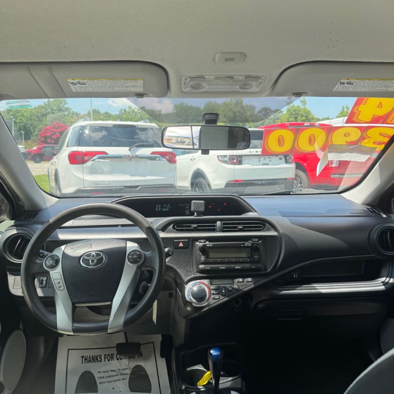 2014 Toyota Prius Image 7