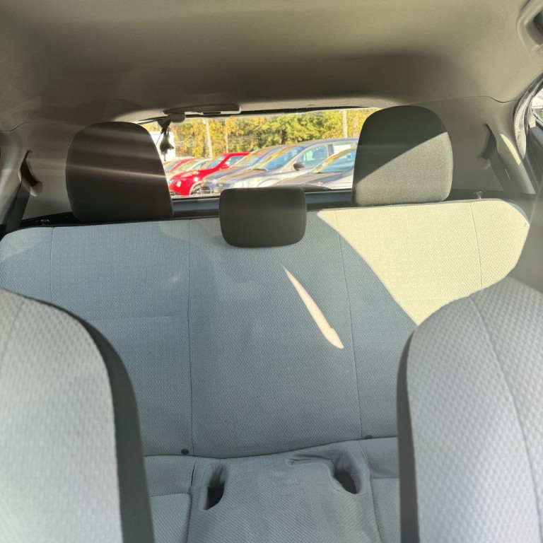 2014 Toyota Prius Image 11