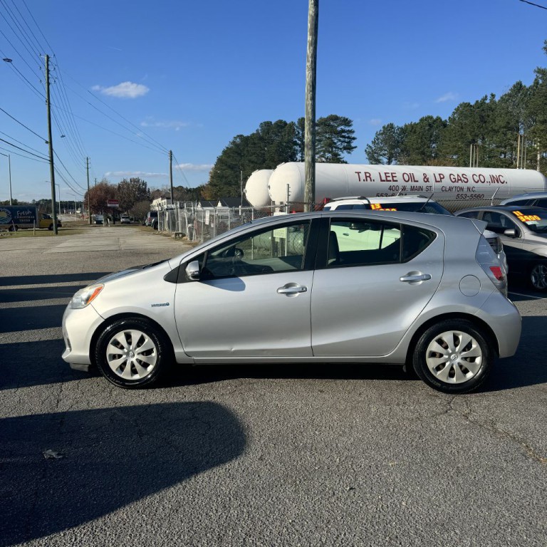 2014 Toyota Prius Image 13